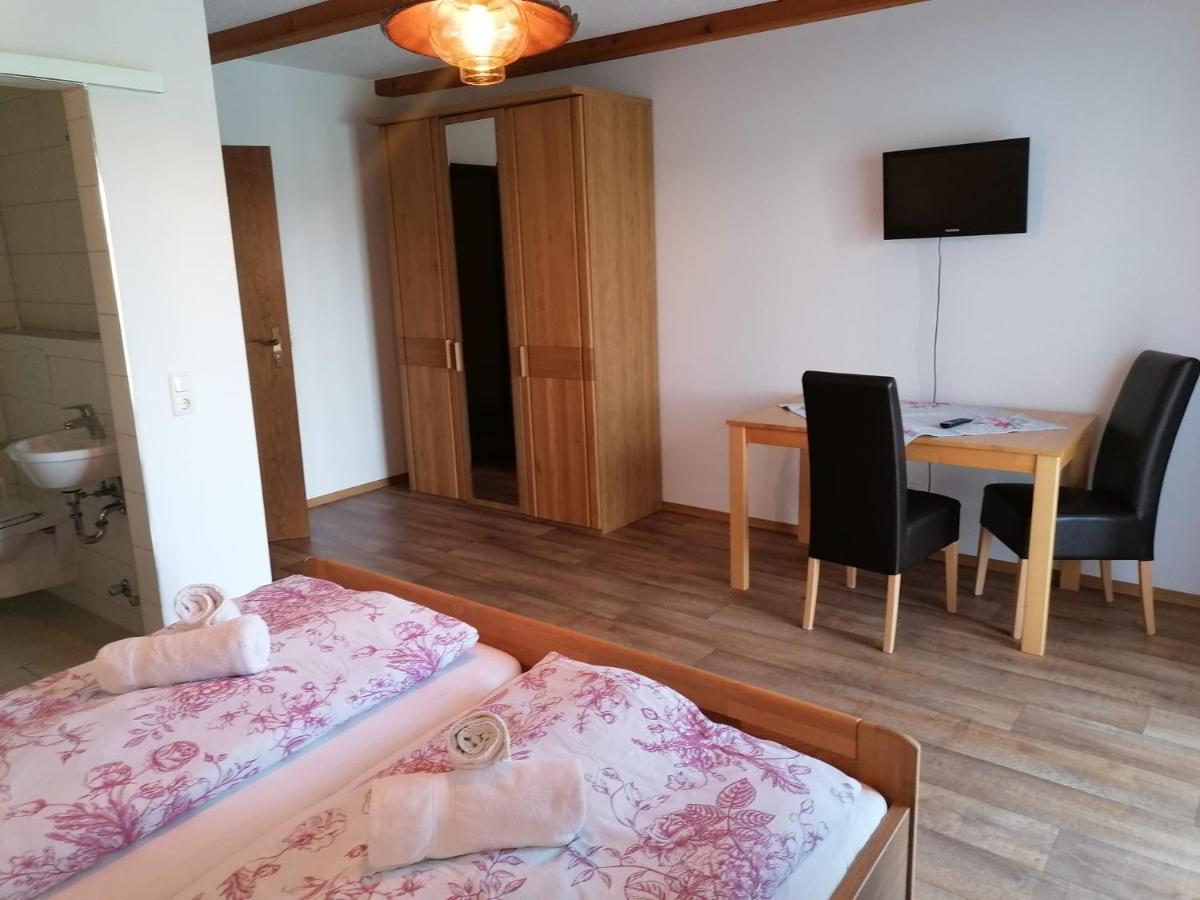 Pension Ambros Büchlberg Exteriör bild